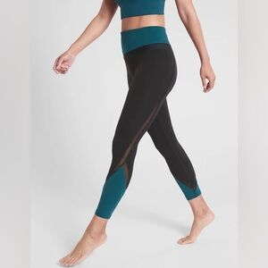 Athleta Elevation 7/8 tights size xs like new